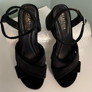 Reaction Kenneth Cole velvet black shoes